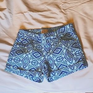 Celebrity Pink shorts, Aztec print, blue and green size 3/26 women's